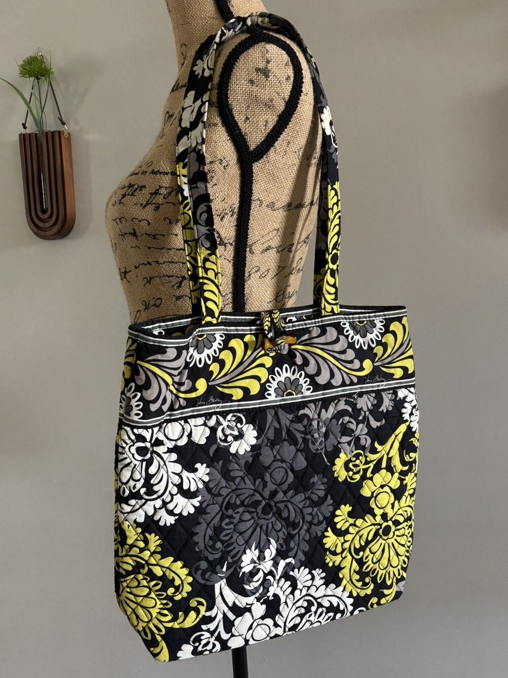 Vera Bradley Large Toggle Tote Purse NWOT Beach Resort Baroque Yellow Black